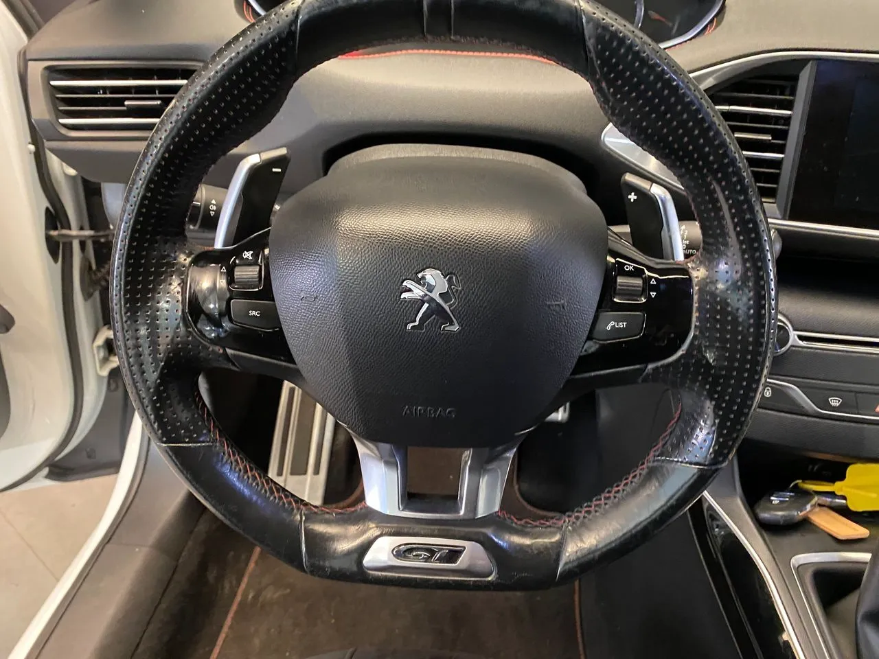 Vehicle image 37