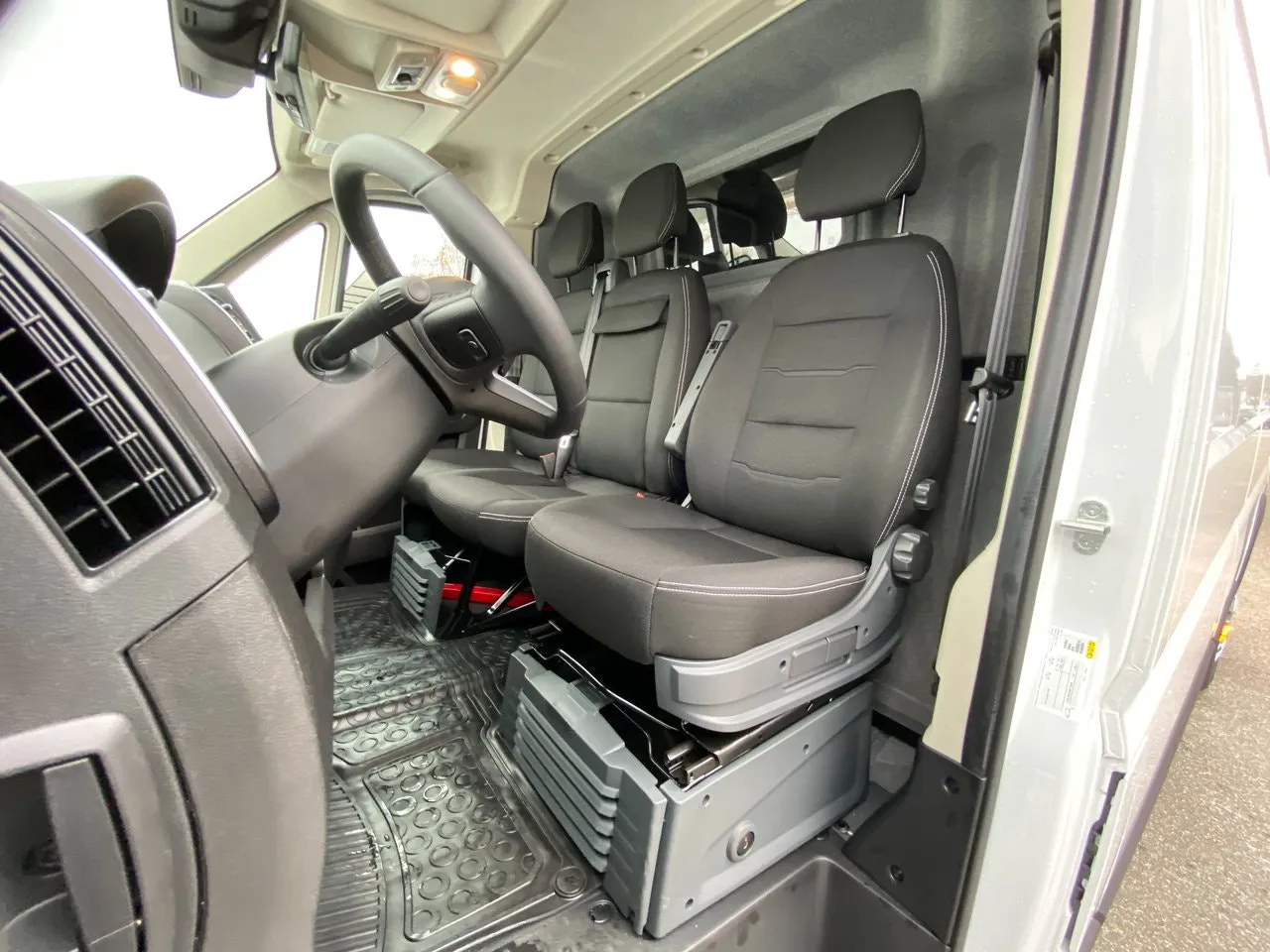 Vehicle image 35