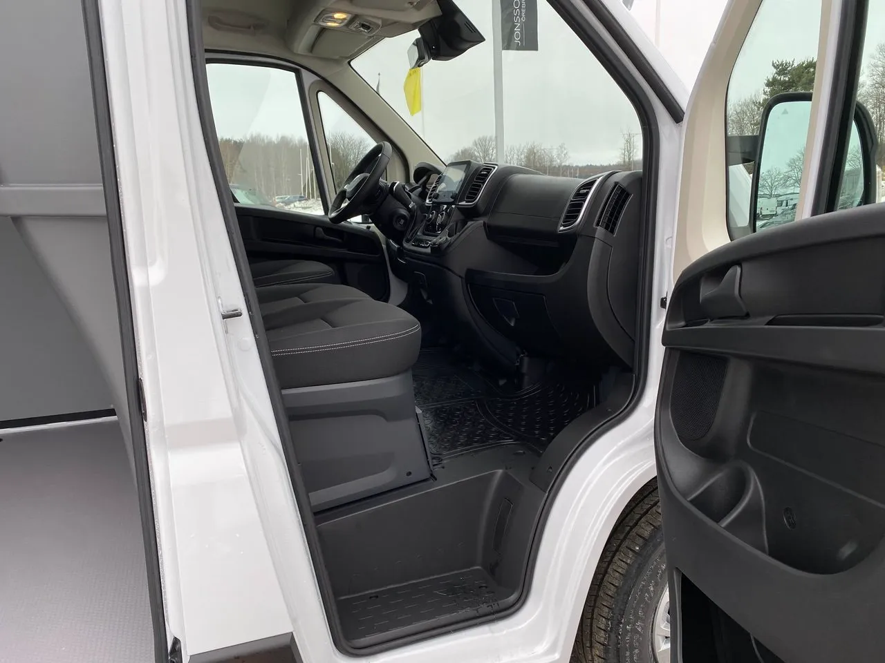 Vehicle image 23