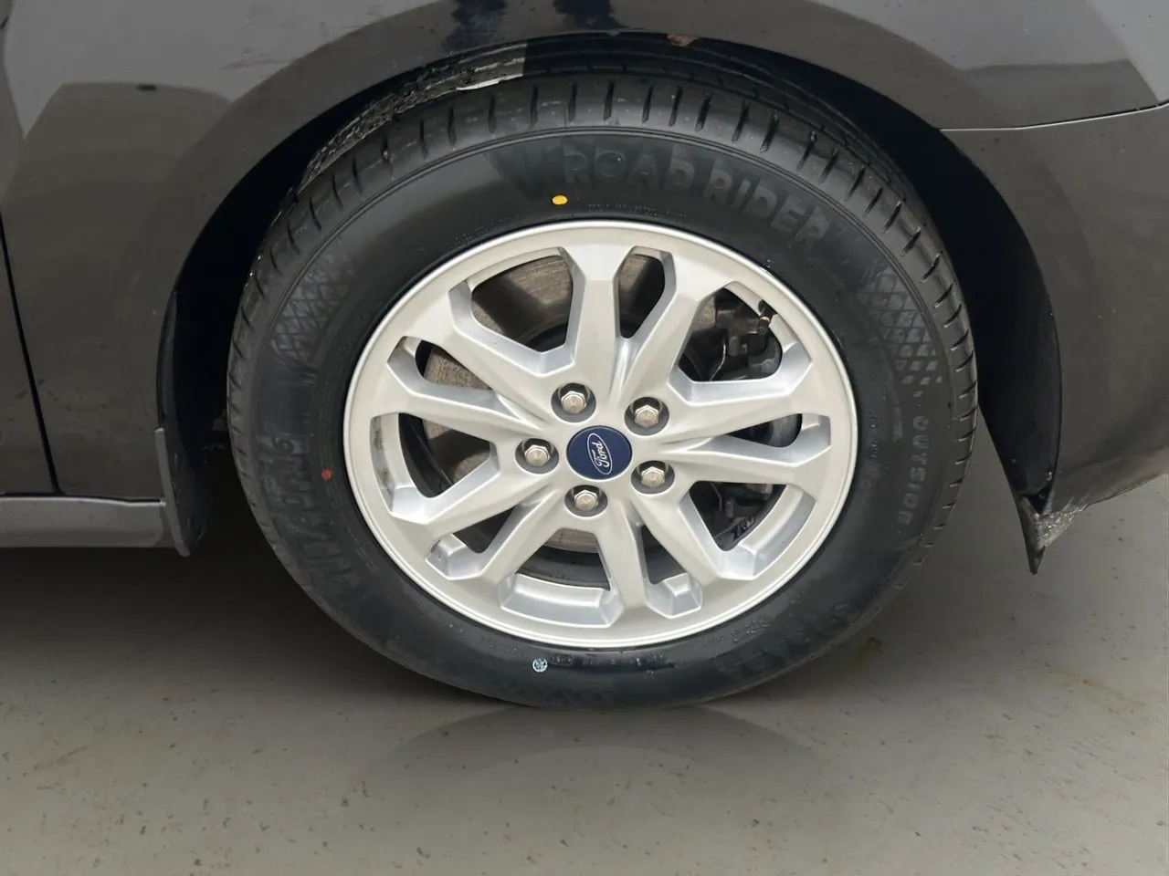 Vehicle image 28