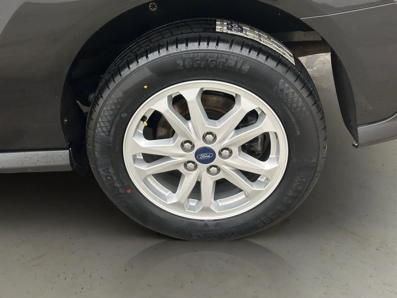 Vehicle image 26