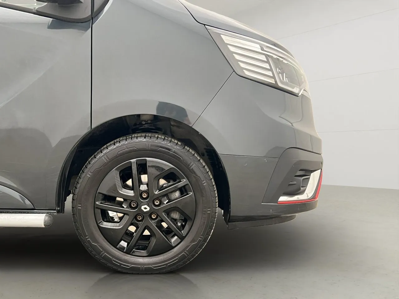 Vehicle image 33