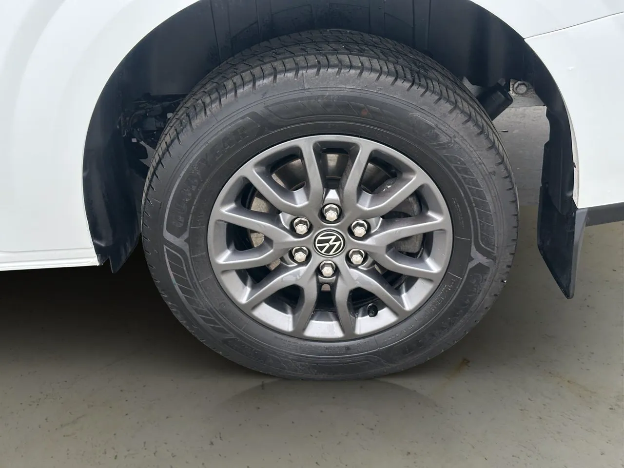 Vehicle image 28