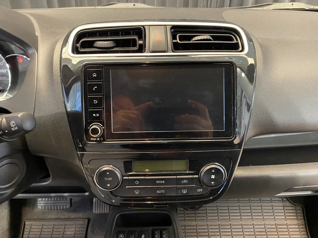 Vehicle image 33