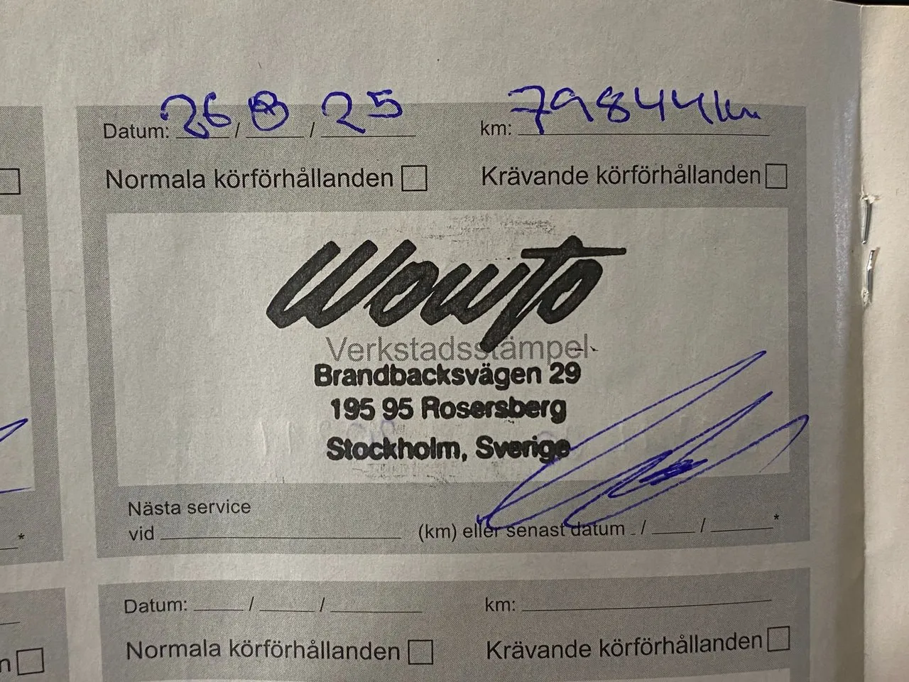 Vehicle image 25
