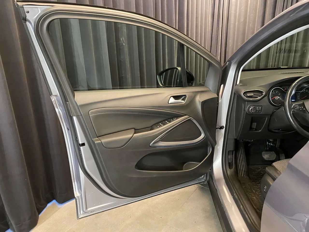 Vehicle image 22