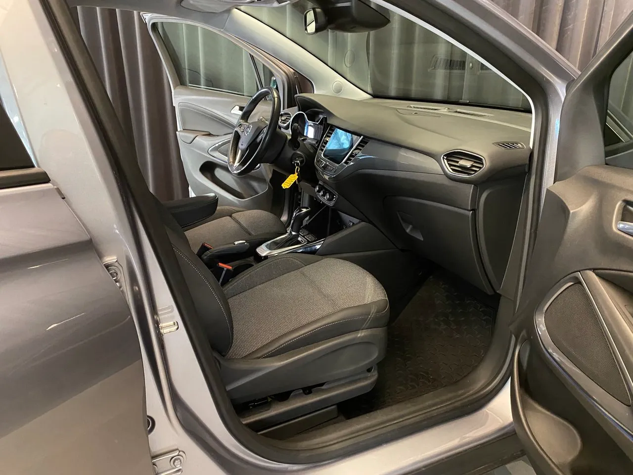 Vehicle image 33