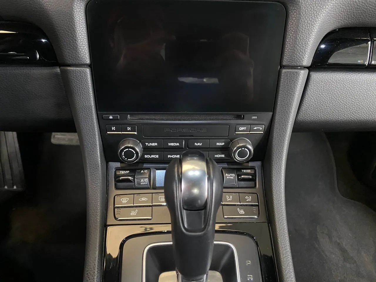 Vehicle image 32