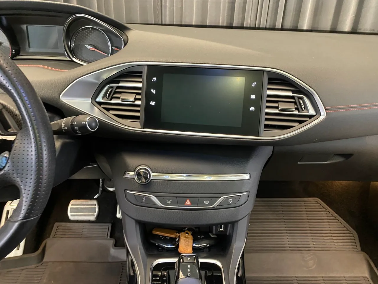Vehicle image 36