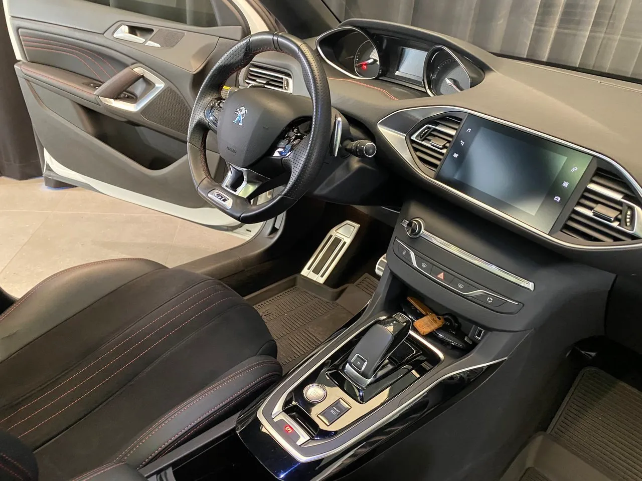 Vehicle image 31