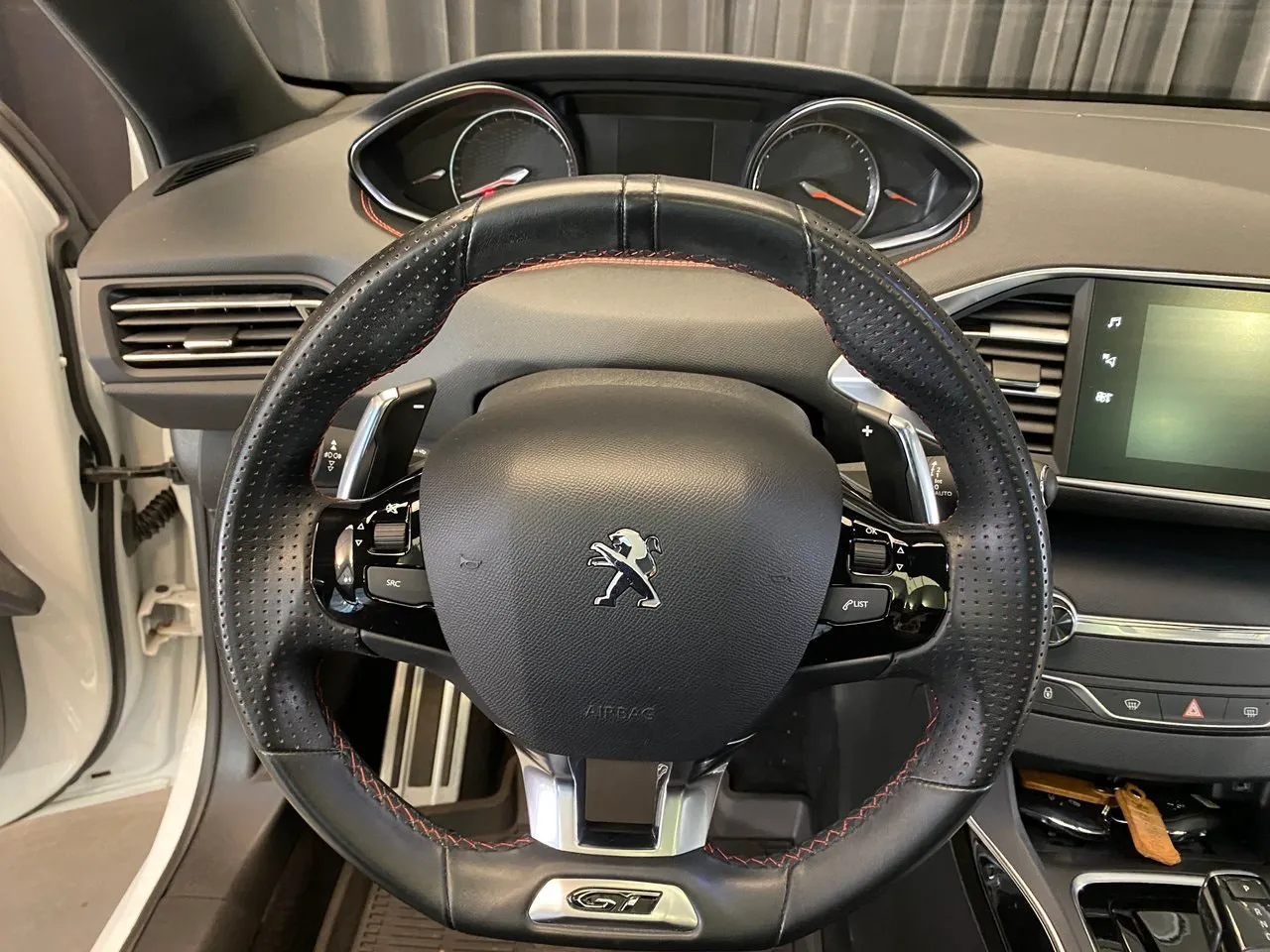 Vehicle image 37