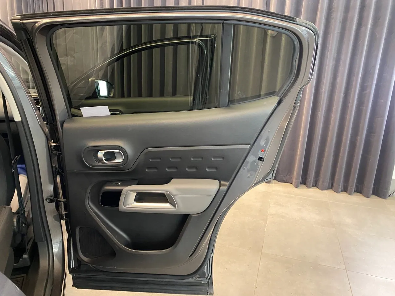 Vehicle image 30