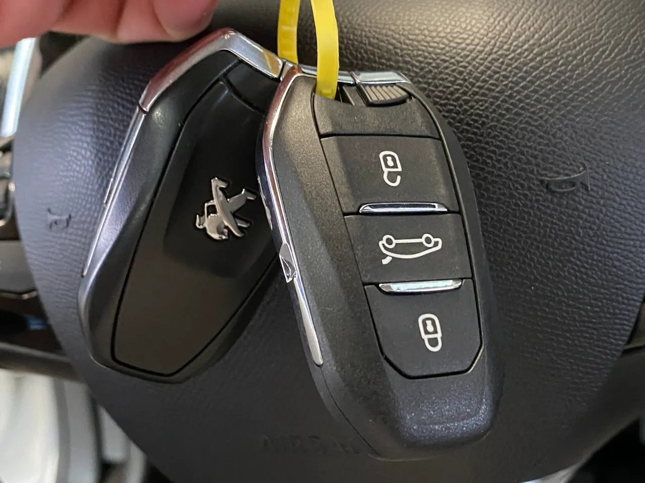 Vehicle image 22