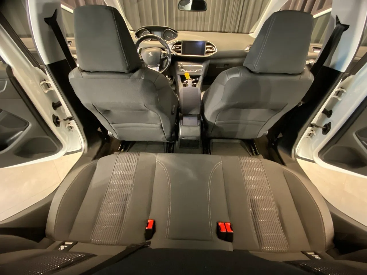 Vehicle image 31