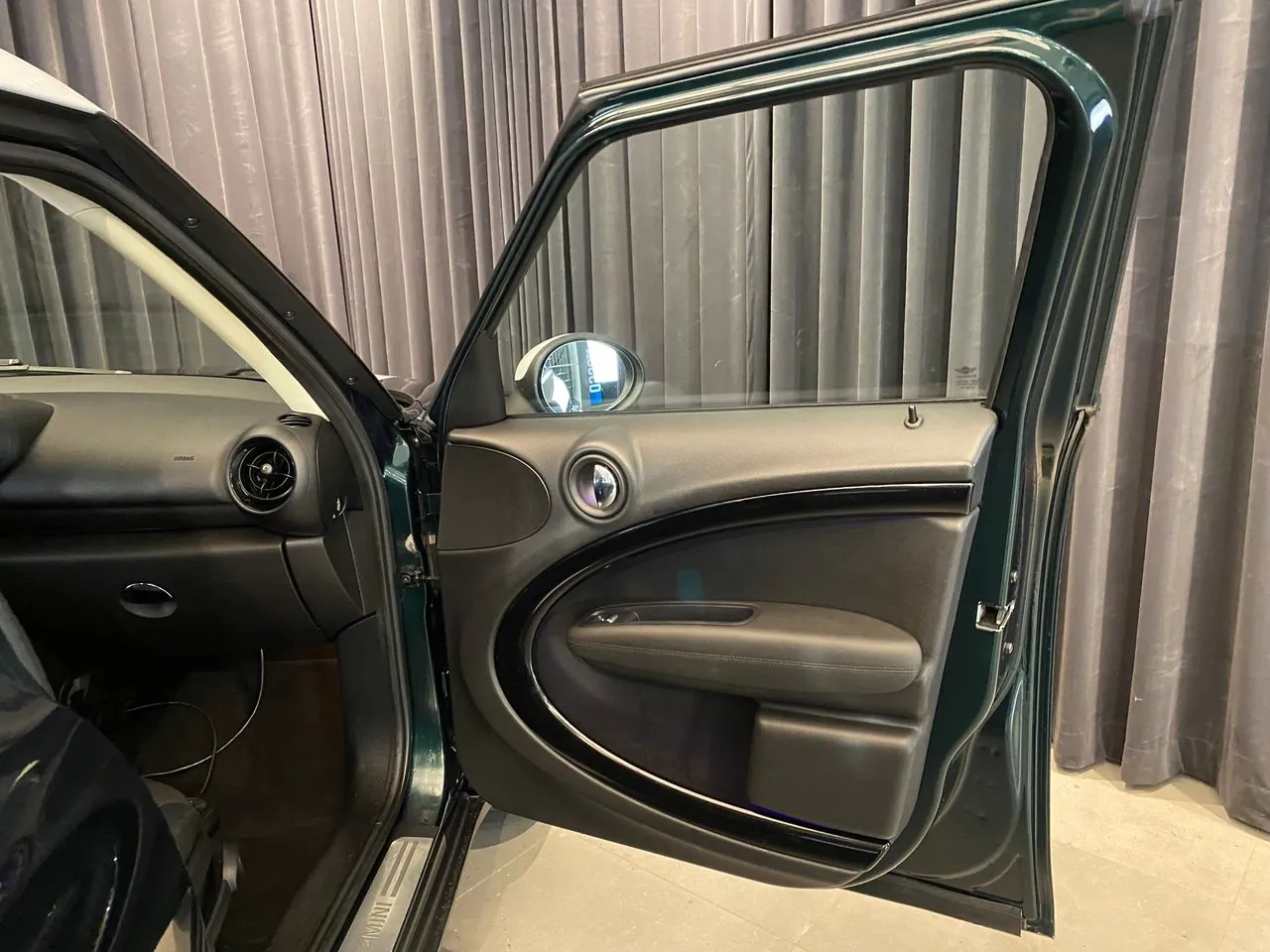 Vehicle image 31
