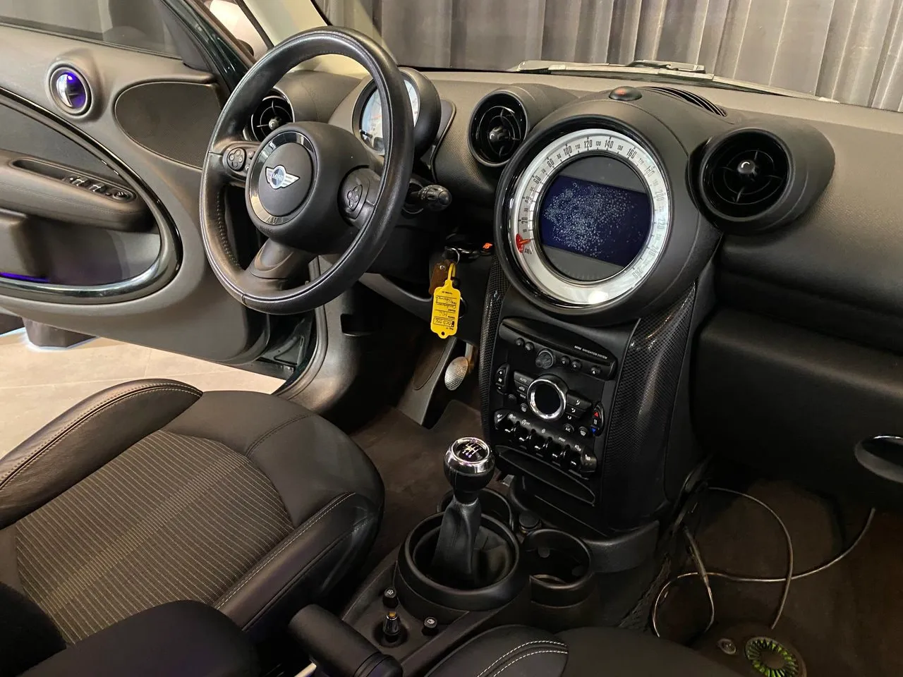 Vehicle image 33