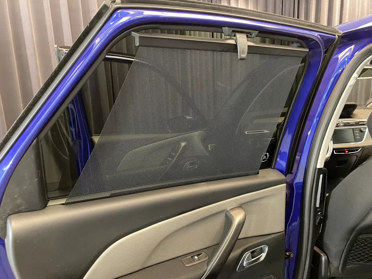 Vehicle image 33