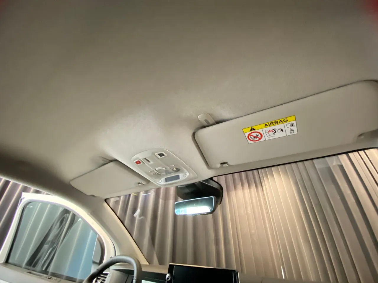 Vehicle image 32