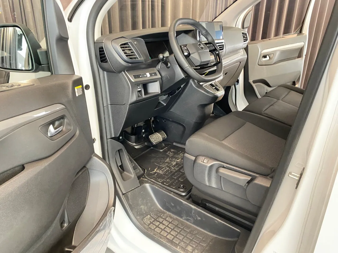Vehicle image 35