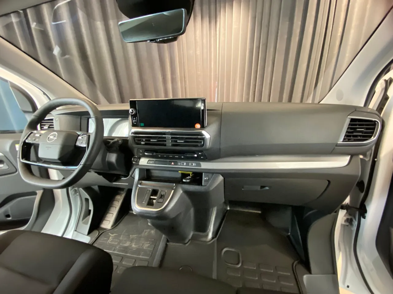 Vehicle image 31