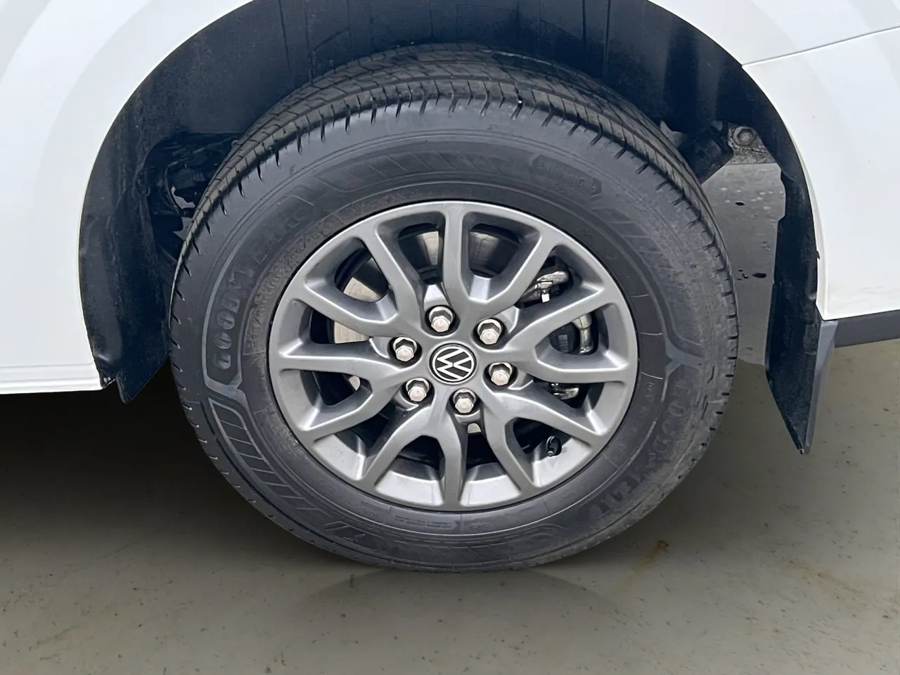 Vehicle image 32