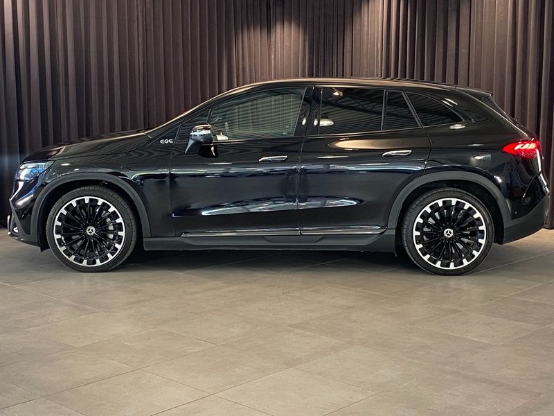 Mercedes EQE43 SUV bild 3