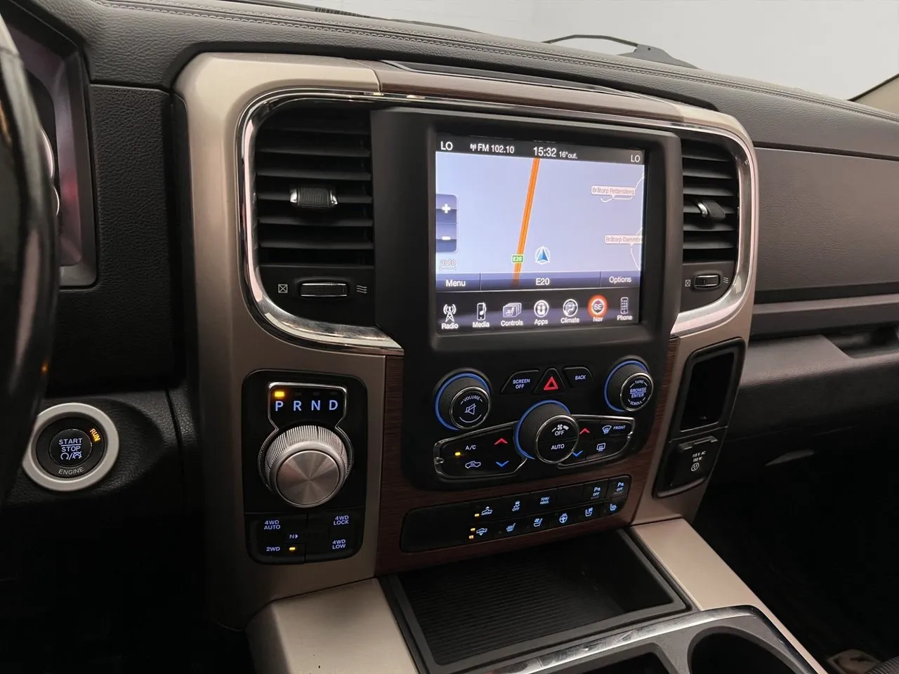 Vehicle image 25