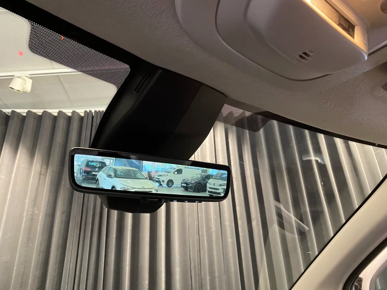 Vehicle image 36
