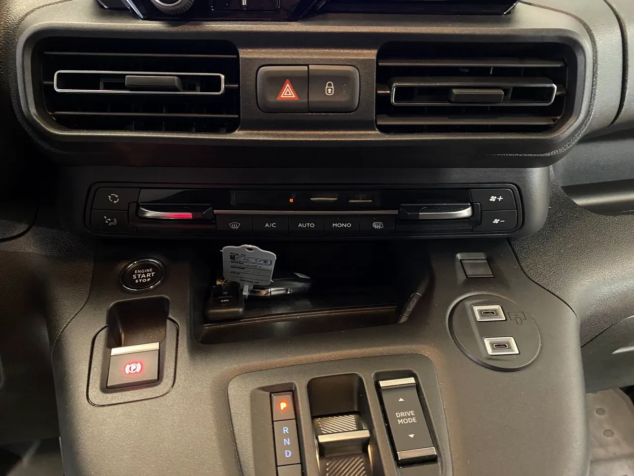 Vehicle image 29