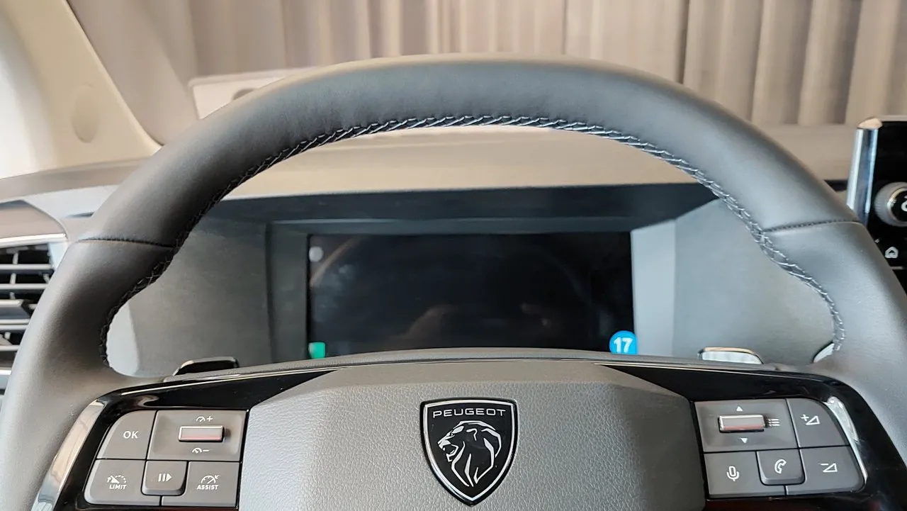 Vehicle image 36