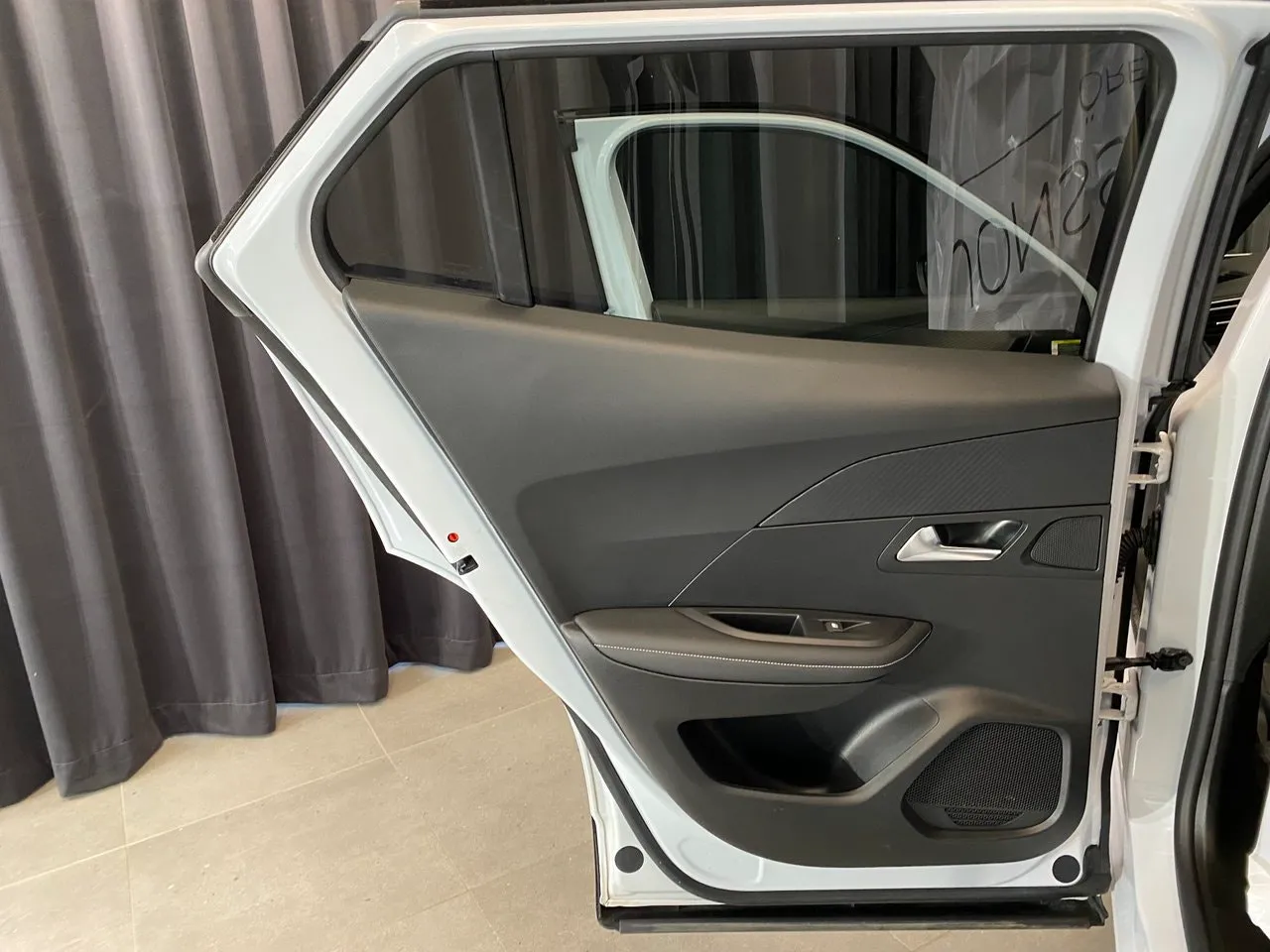 Vehicle image 25