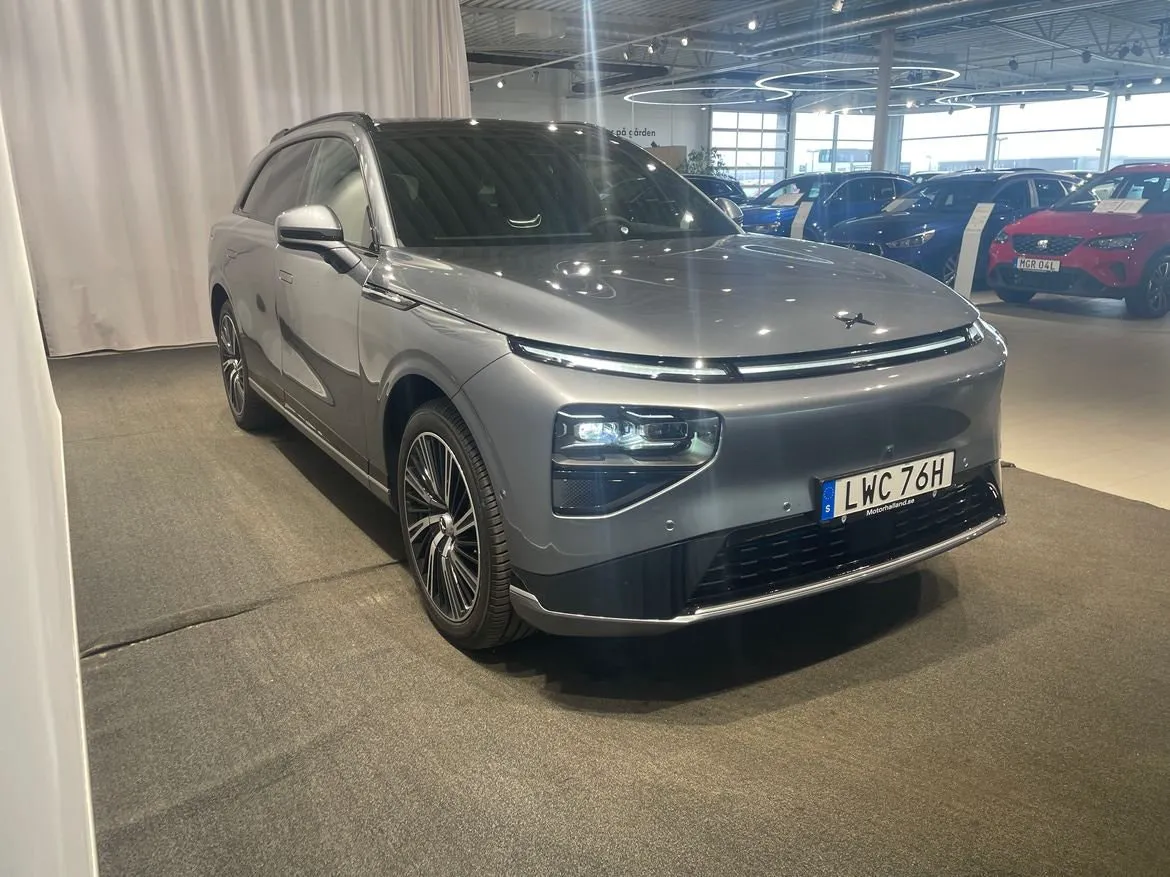 Vehicle image 1