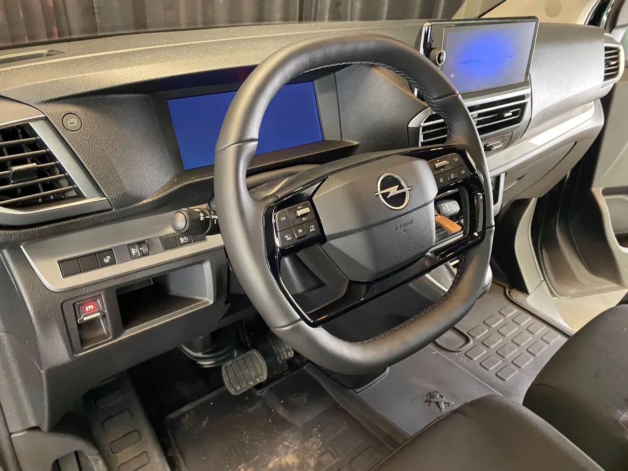 Vehicle image 35