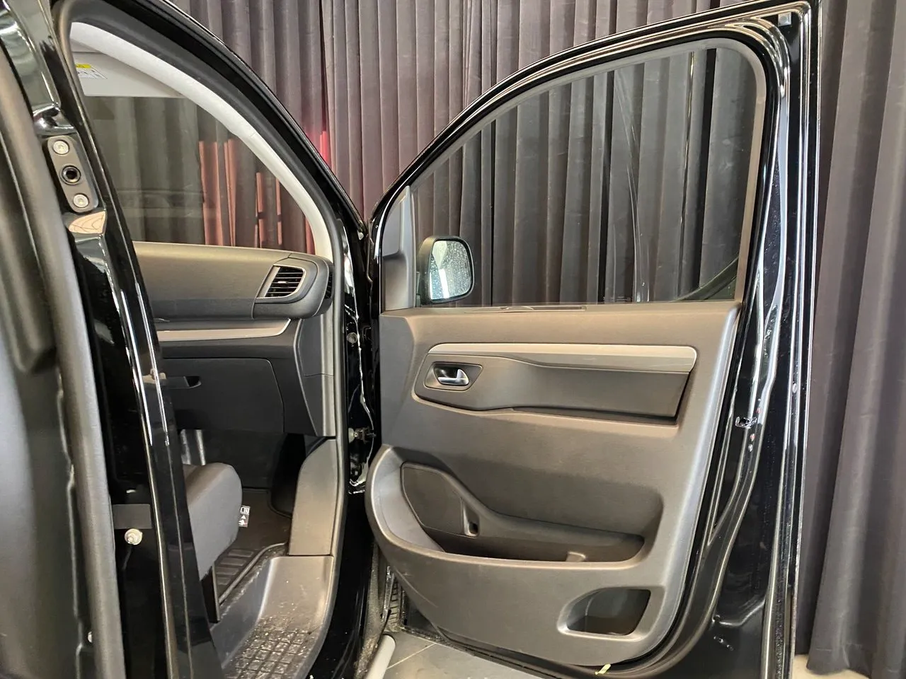 Vehicle image 36
