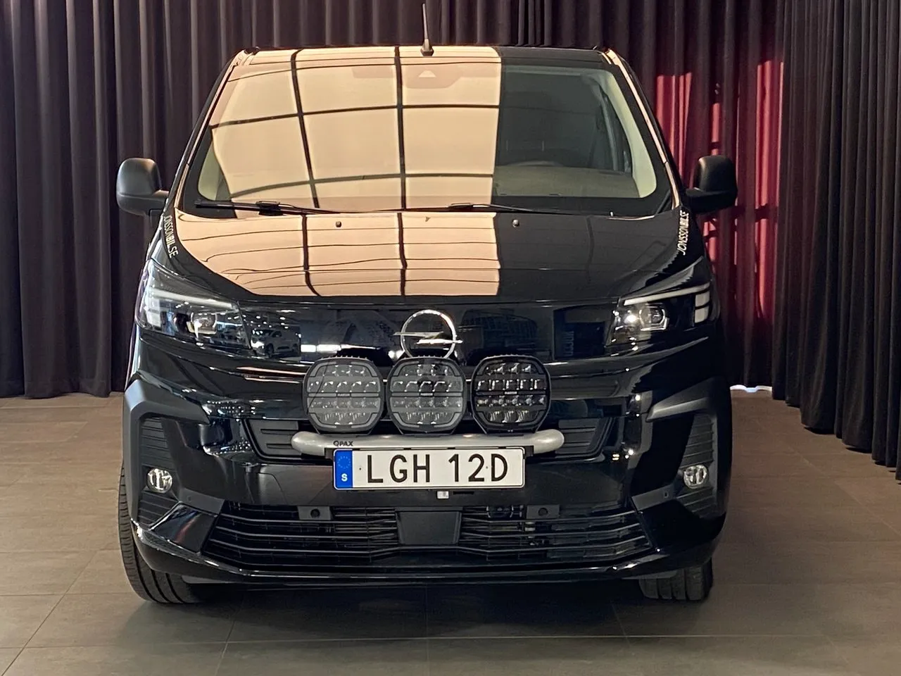 Vehicle image 3