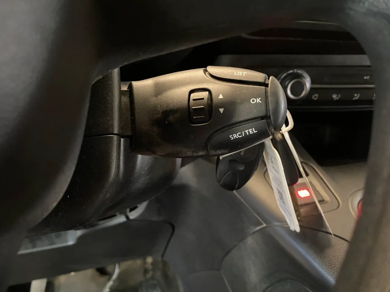 Vehicle image 32