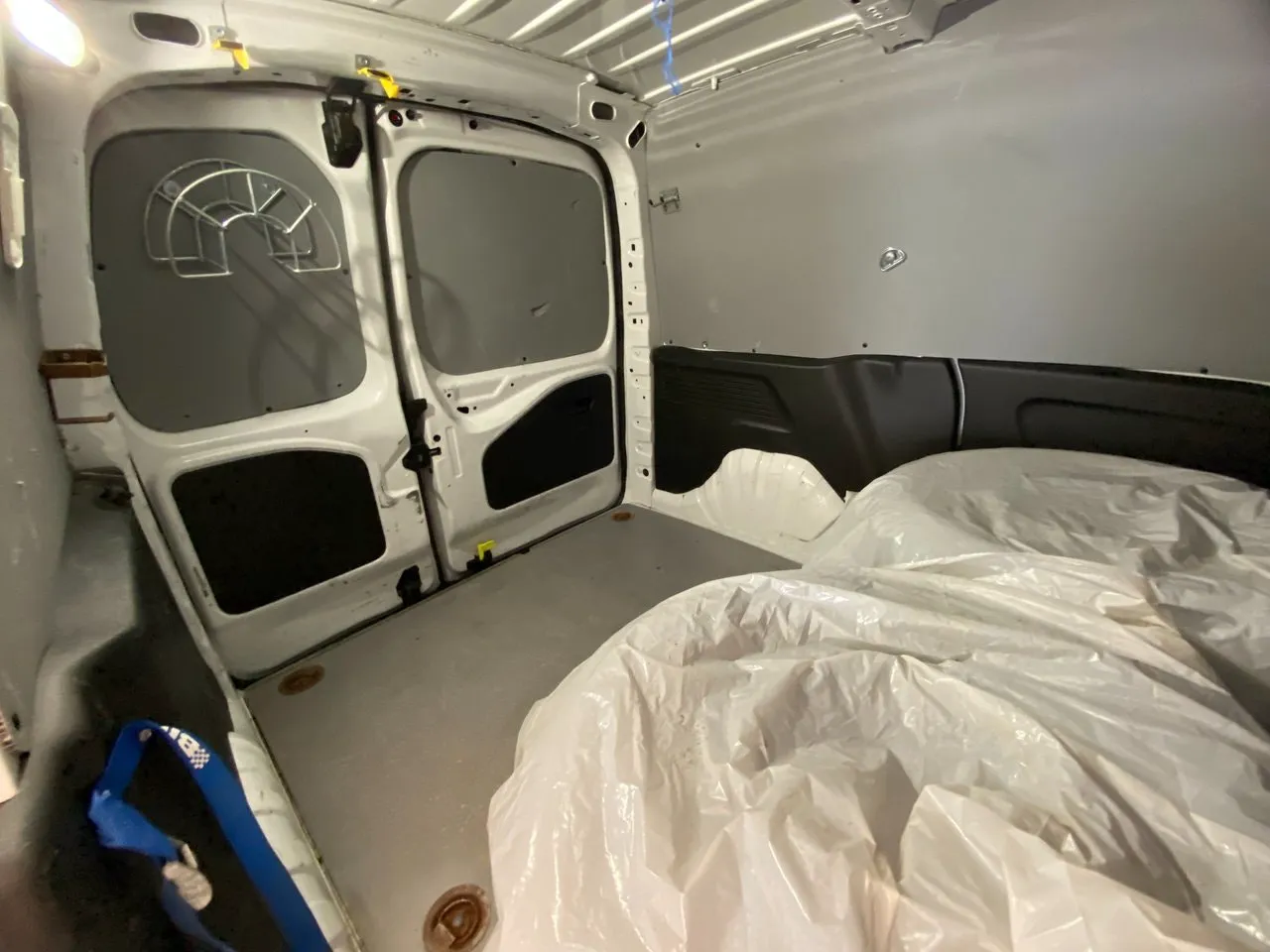 Vehicle image 25