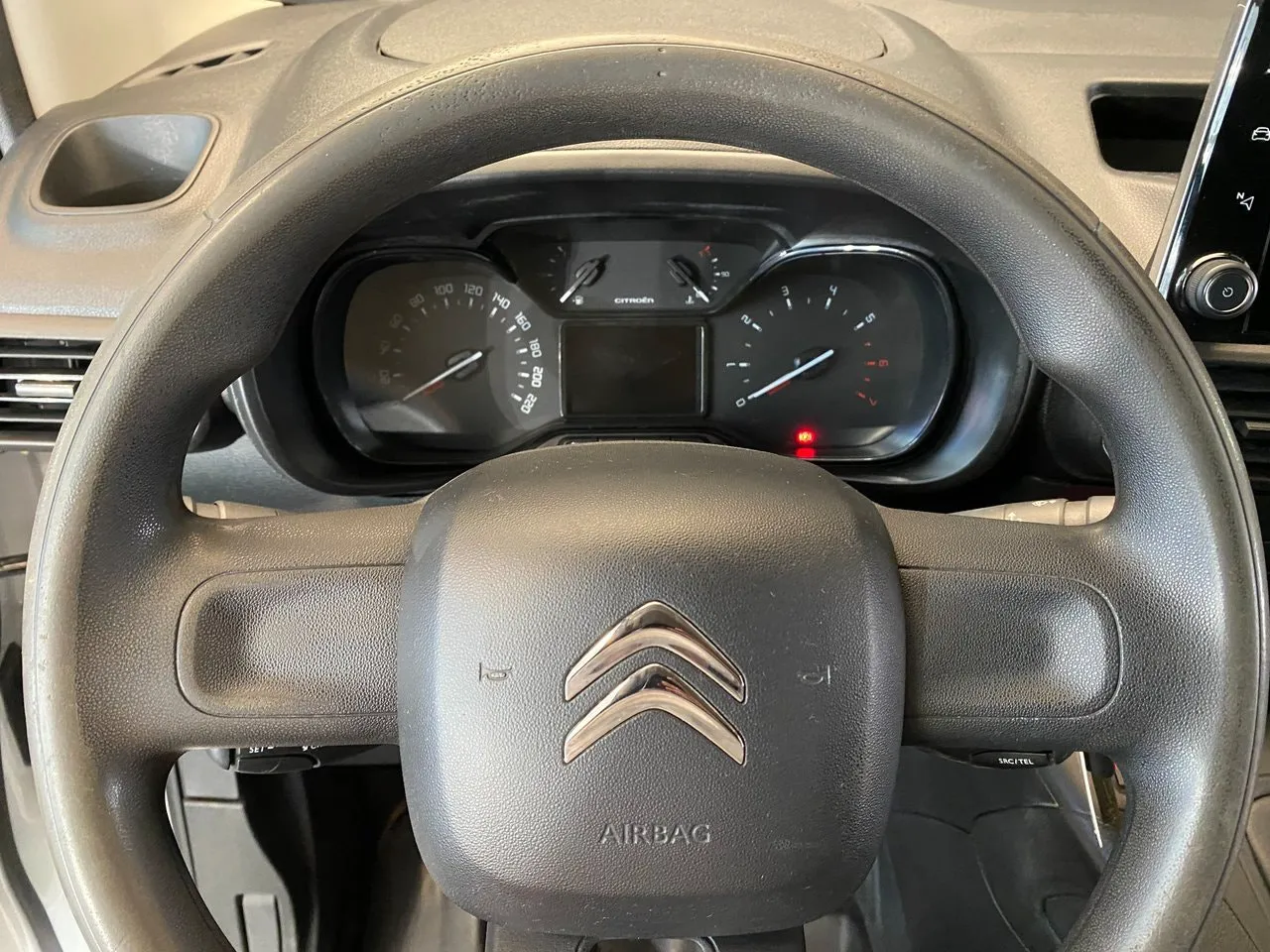 Vehicle image 26
