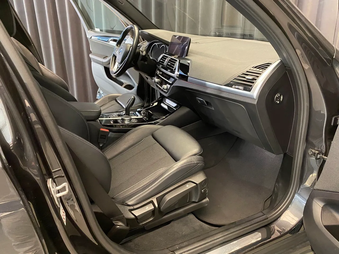 Vehicle image 35