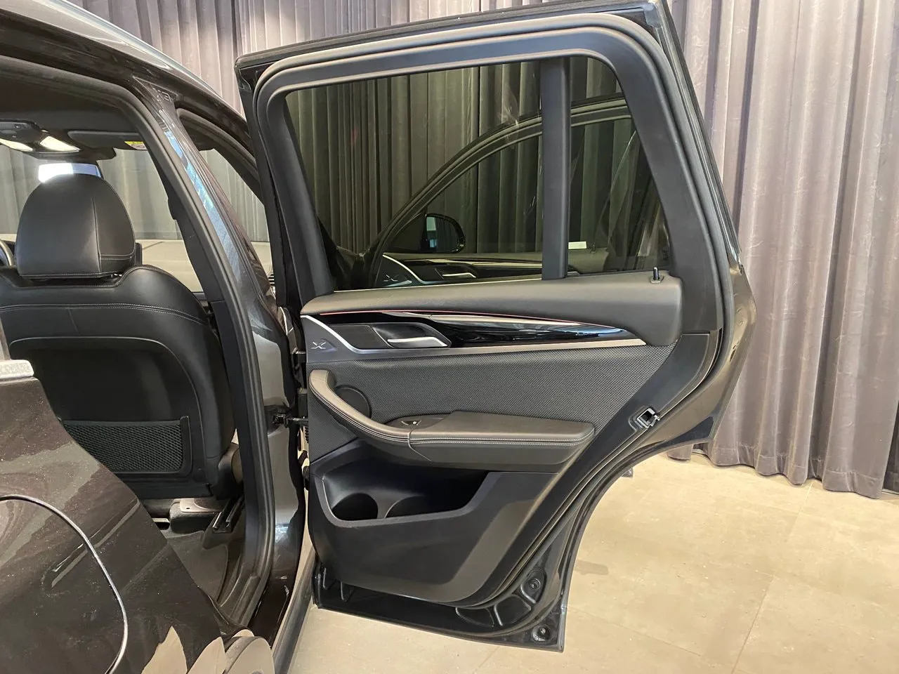 Vehicle image 31