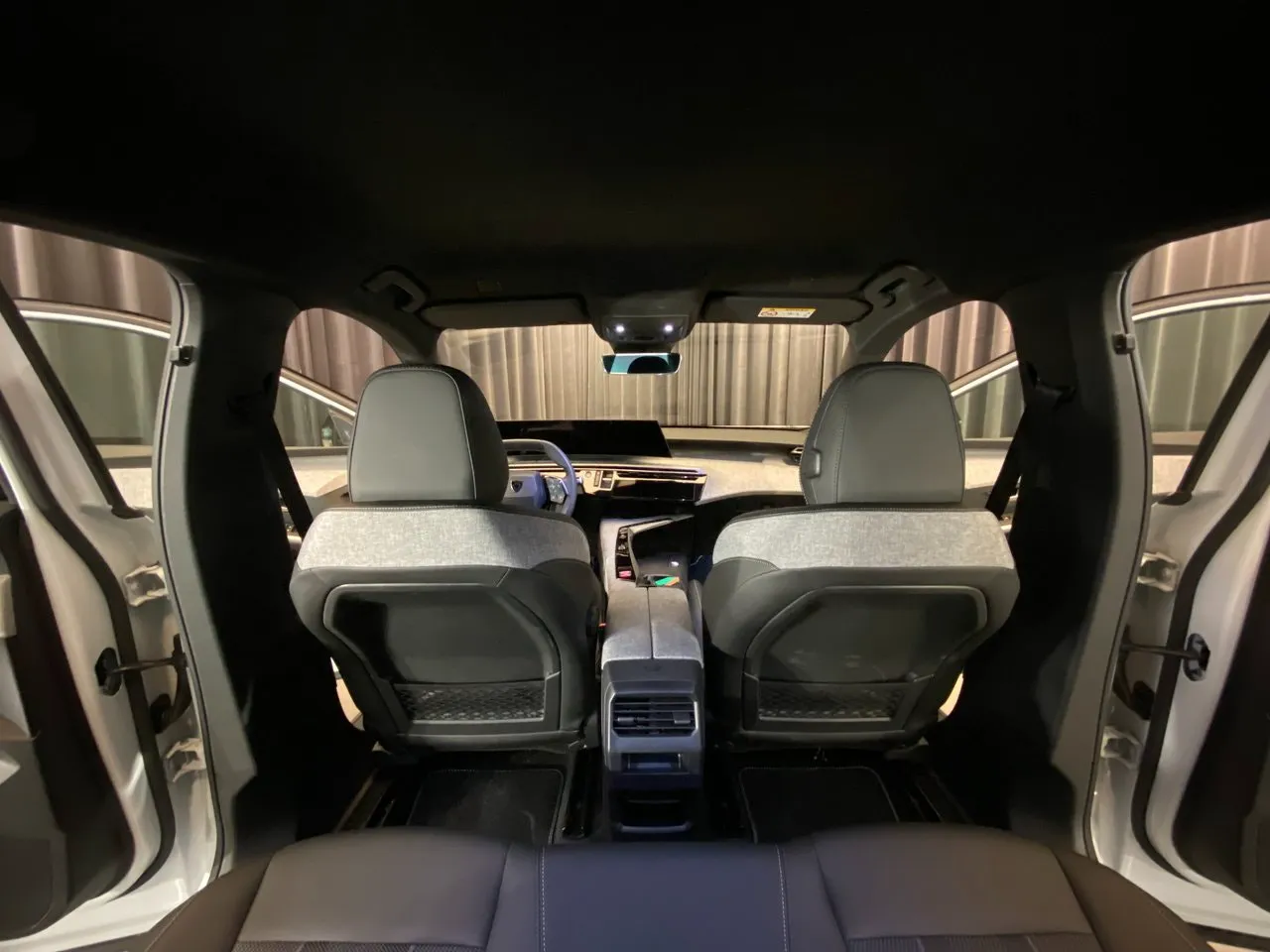 Vehicle image 35