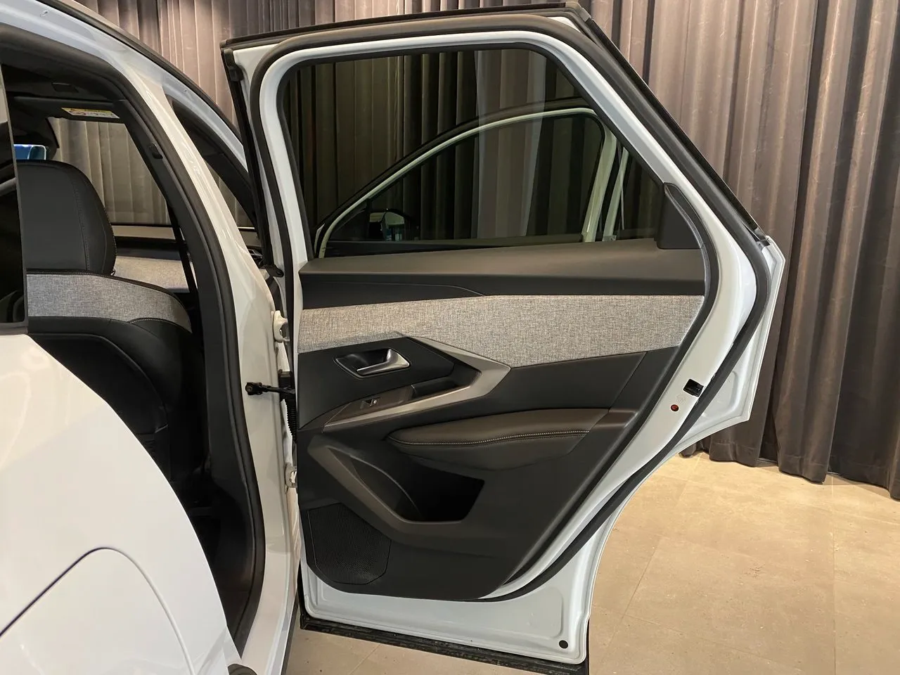 Vehicle image 36