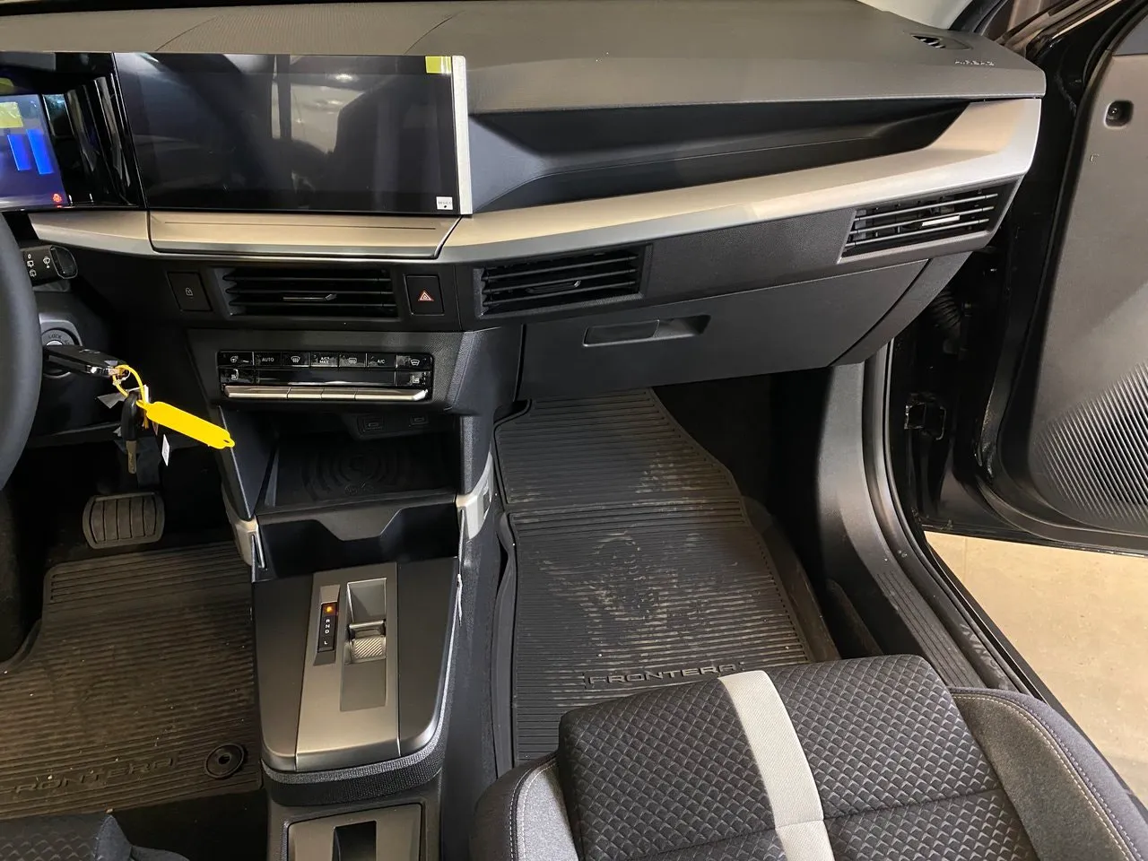 Vehicle image 35