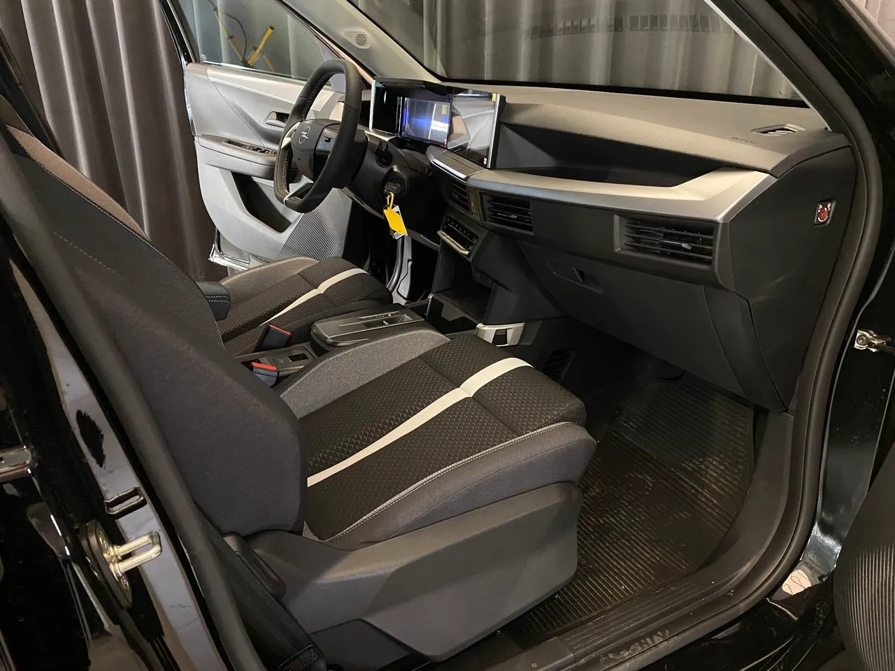 Vehicle image 31