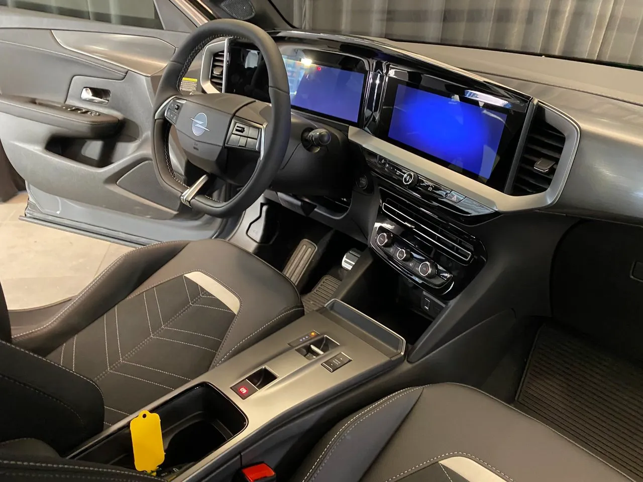 Vehicle image 36