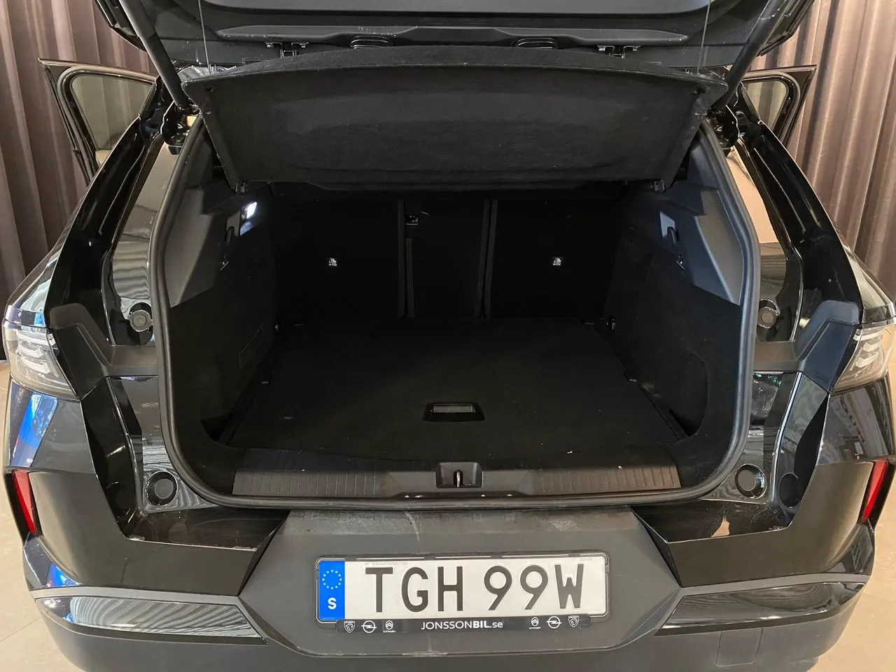Vehicle image 21