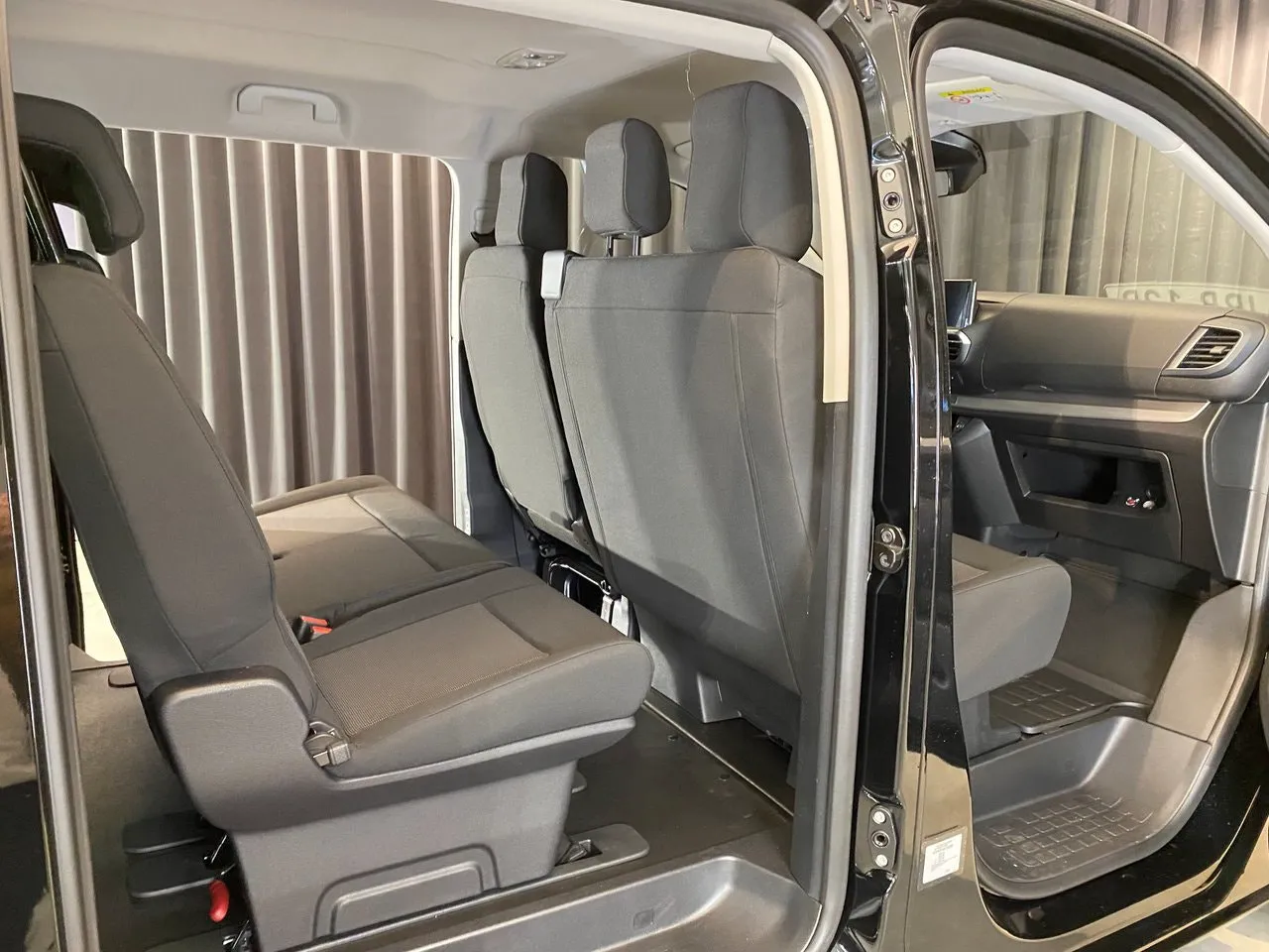 Vehicle image 31