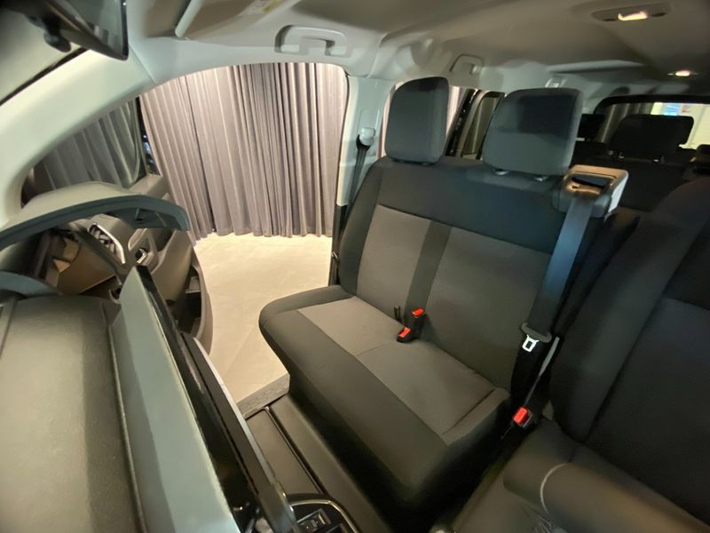 Peugeot Traveller bild 11