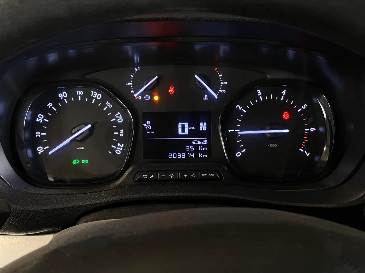 Vehicle image 34