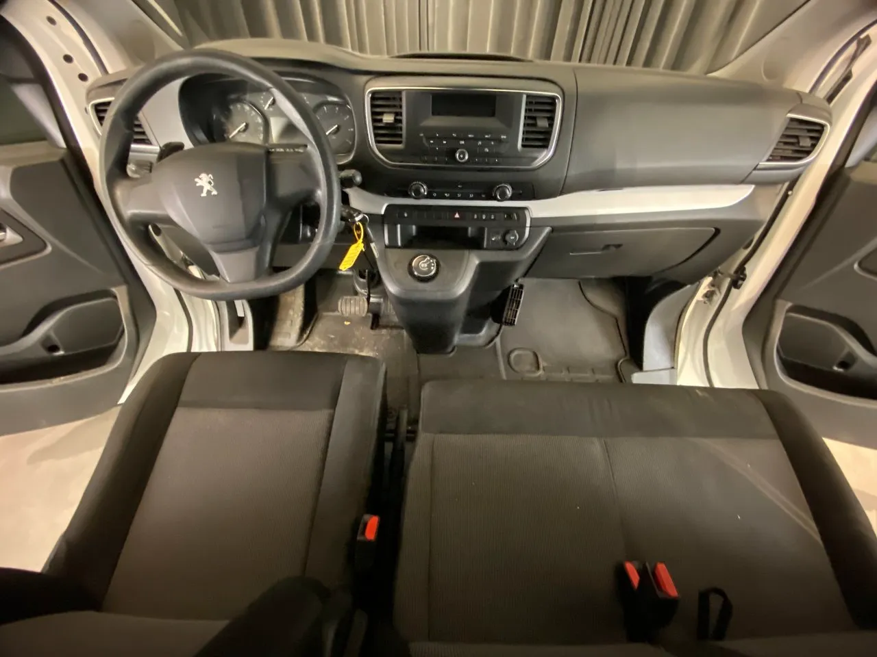 Vehicle image 18